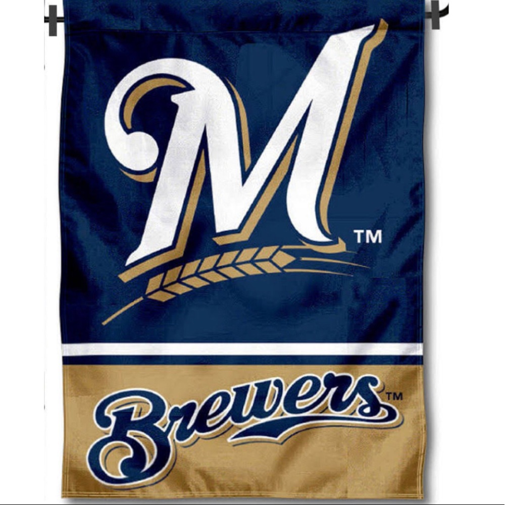 MLB MILWAUKEE BREWERS FAN FLAG NWT